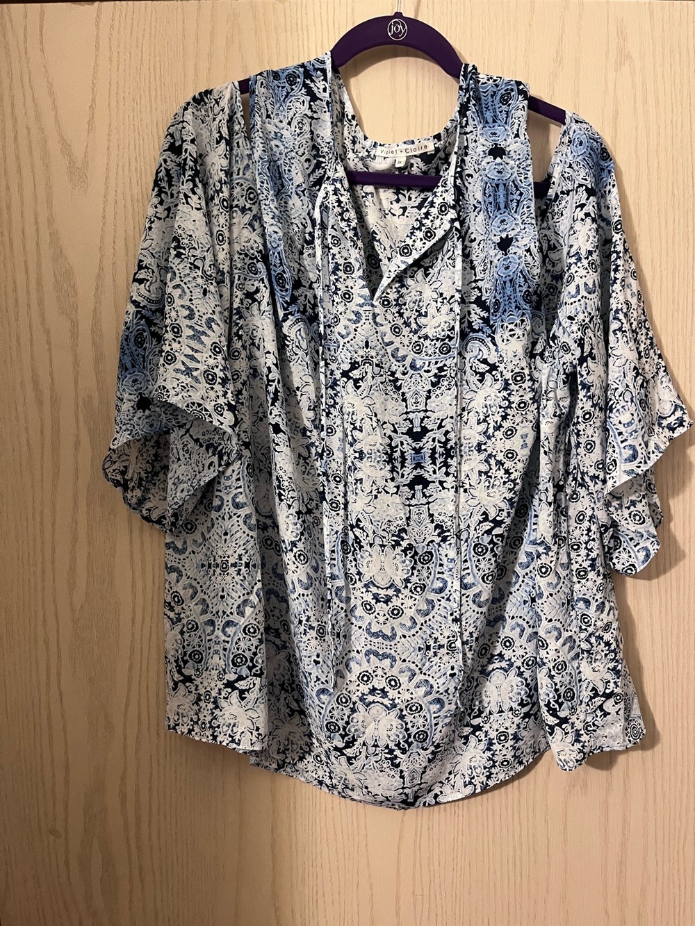 Violet & Claire Lightweight Blue Paisley Button-Front Women’s Top